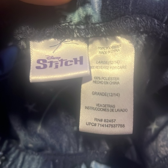 Pj pant there very stuff and in very good condition they are 100% ployester - Picture 3 of 3